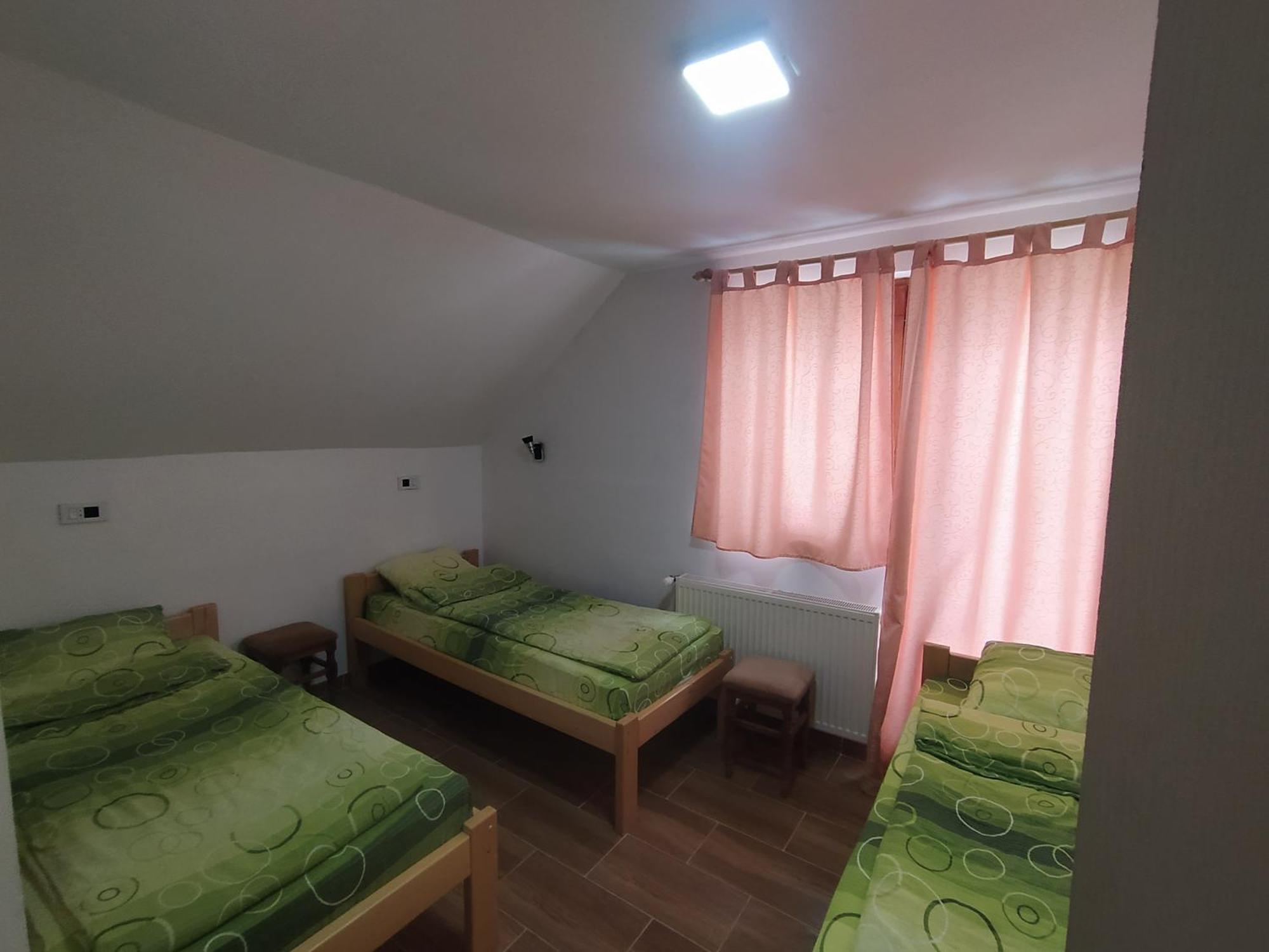 Domacinstvo Kod Gere Bed & Breakfast Crni Vrh Phòng bức ảnh