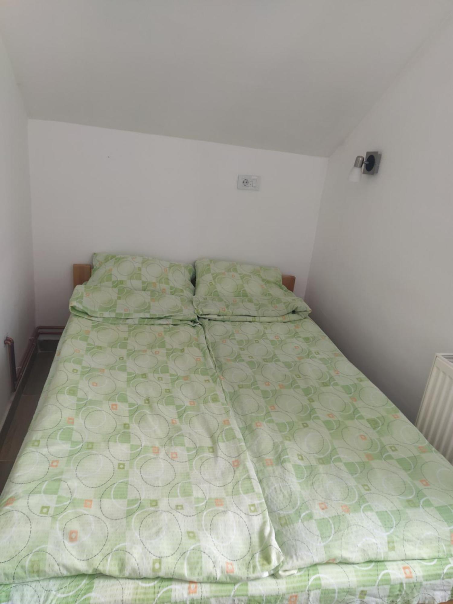 Domacinstvo Kod Gere Bed & Breakfast Crni Vrh Phòng bức ảnh
