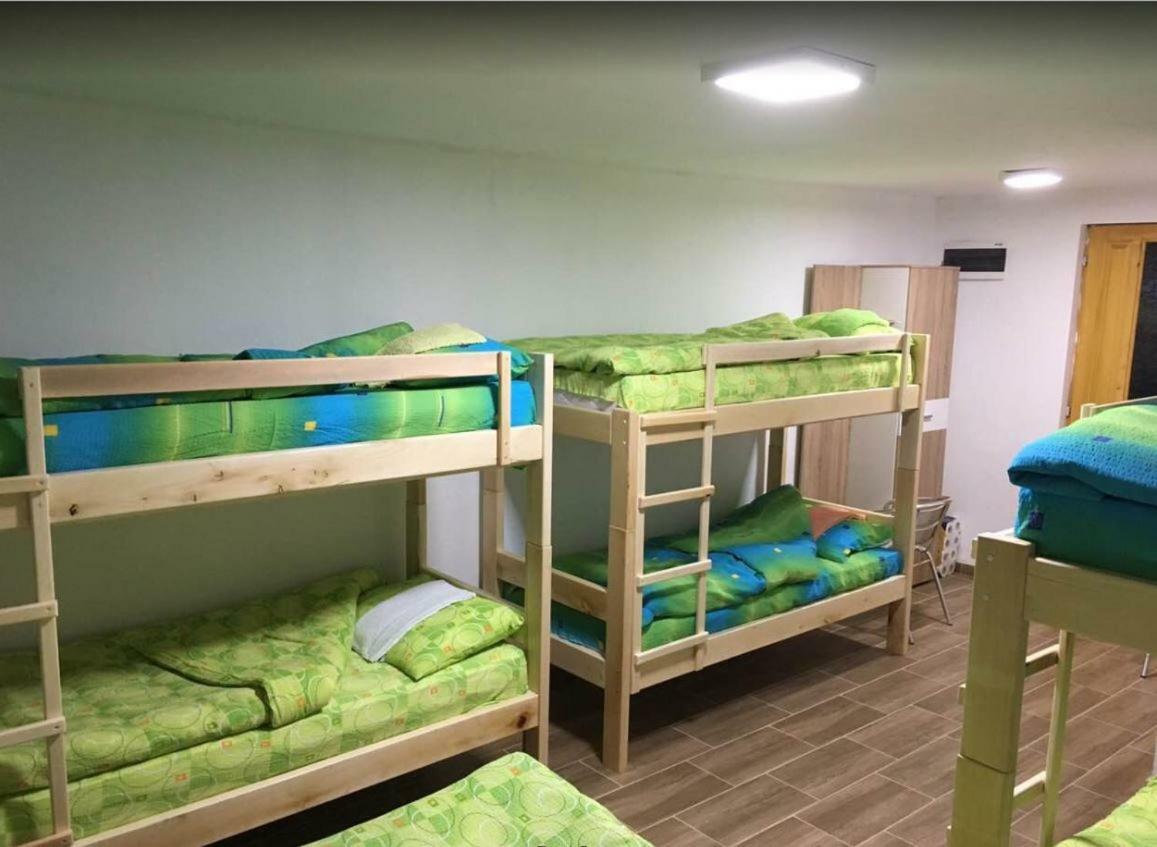Domacinstvo Kod Gere Bed & Breakfast Crni Vrh Ngoại thất bức ảnh